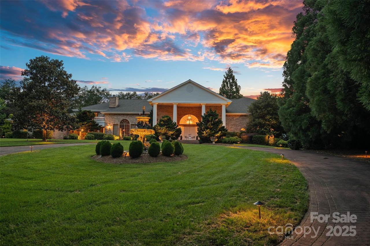 282 Hamilton Drive - Photo 1