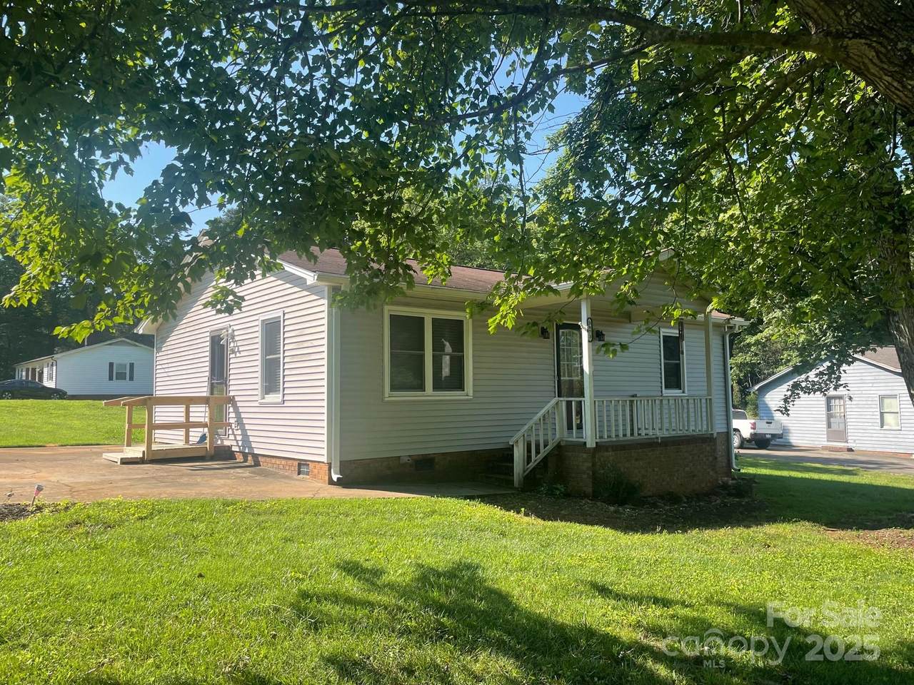 3973 English Oak Drive - Photo 1
