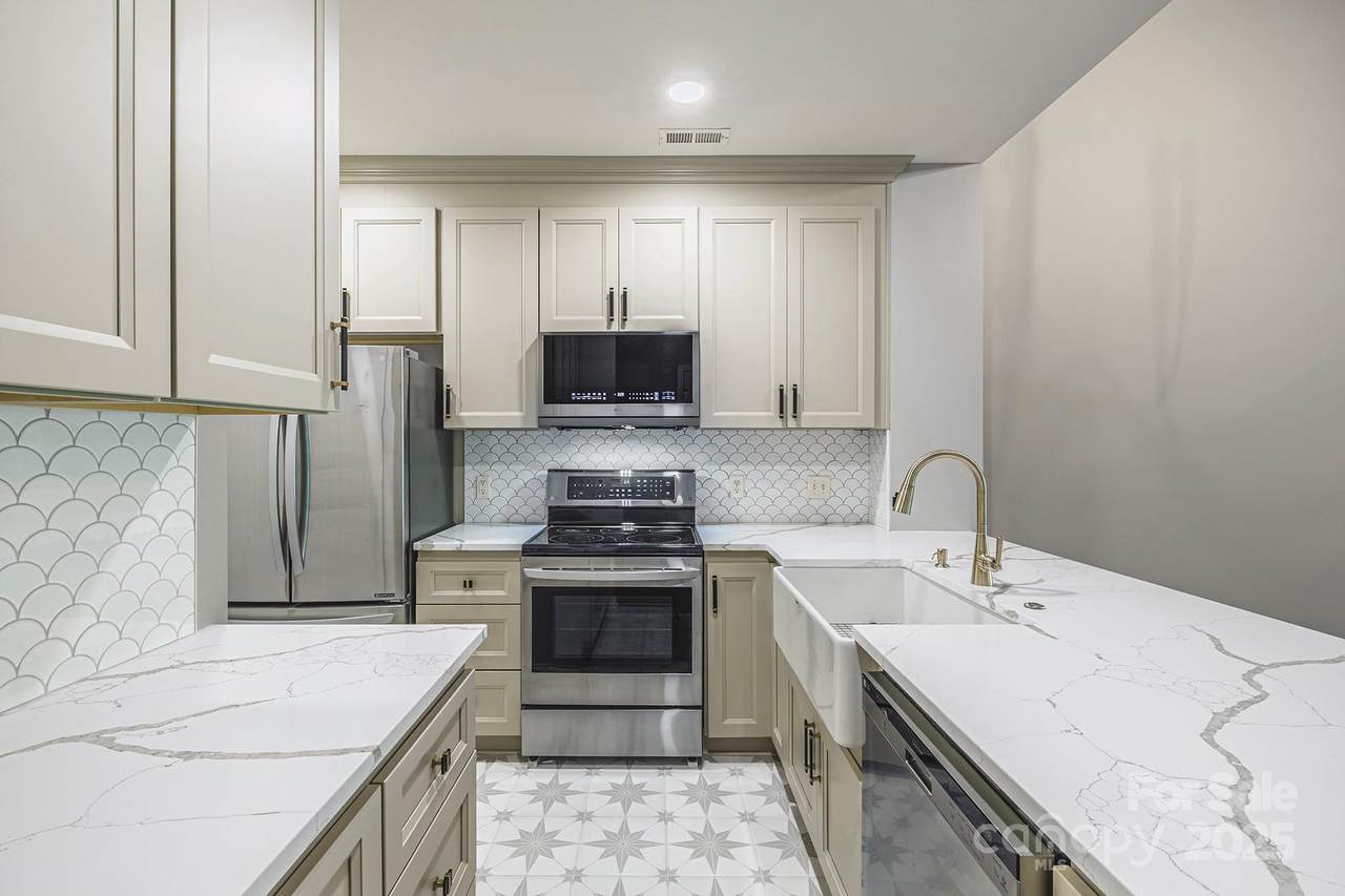 795 Peninsula Drive - Photo 1