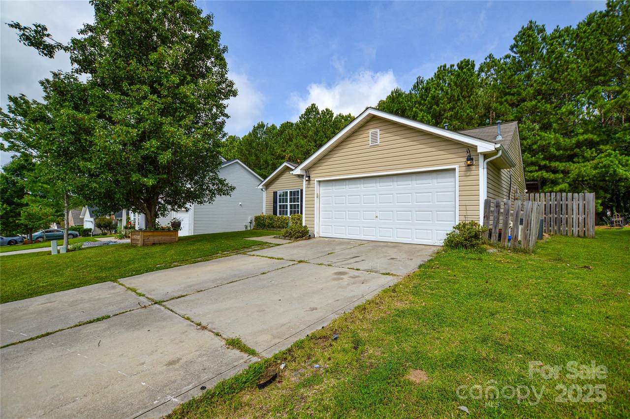 1312 Shenandoah Circle - Photo 1