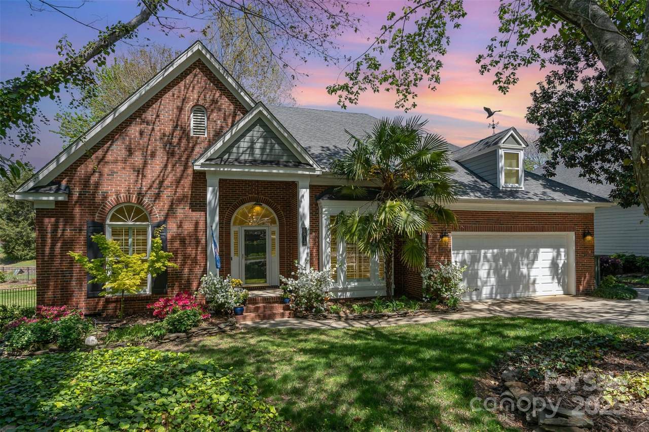 3813 Beauvista Drive - Photo 1