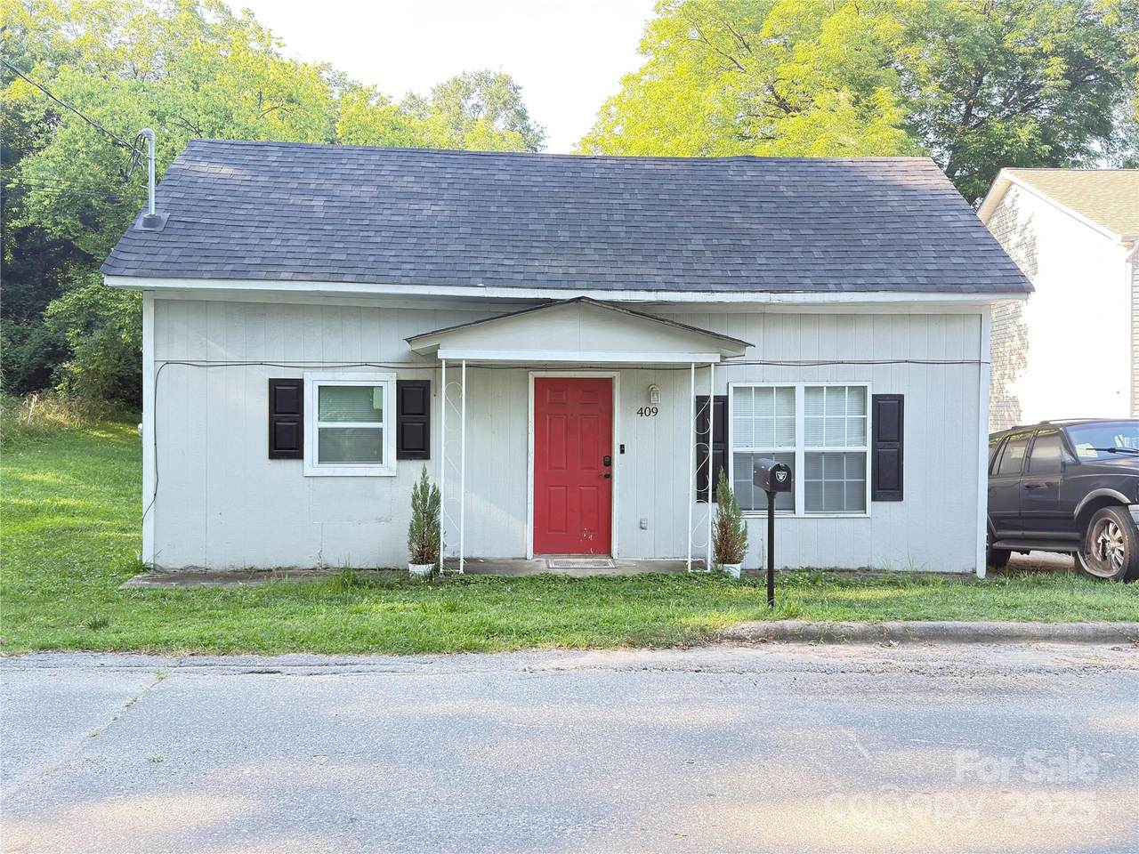 409 Norment Avenue - Photo 1