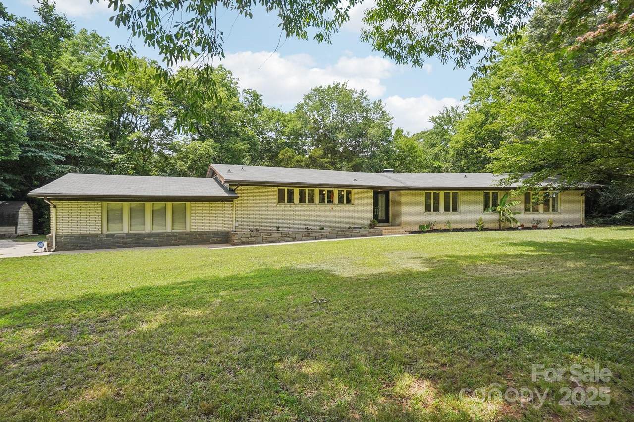 7107 Cedarfield Road - Photo 1
