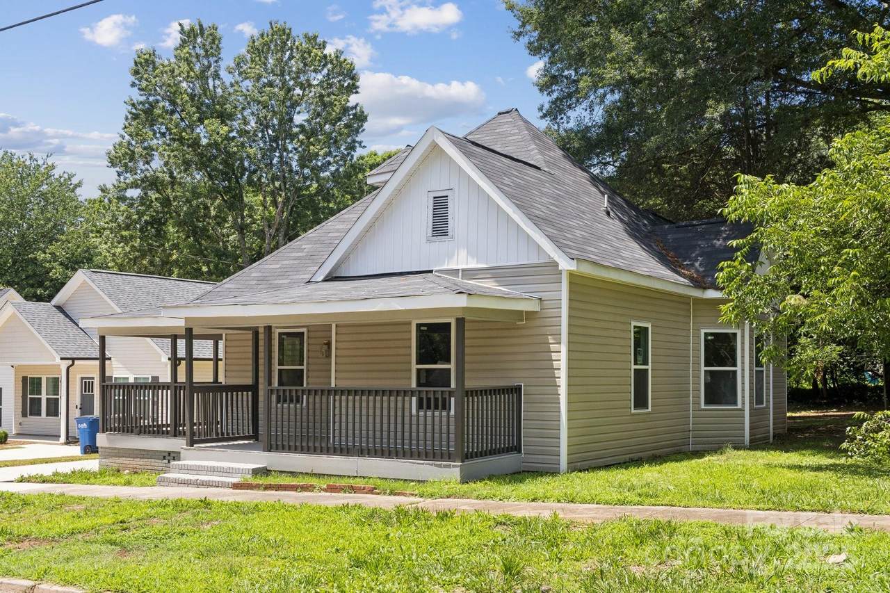 1108 4th Street - Photo 1