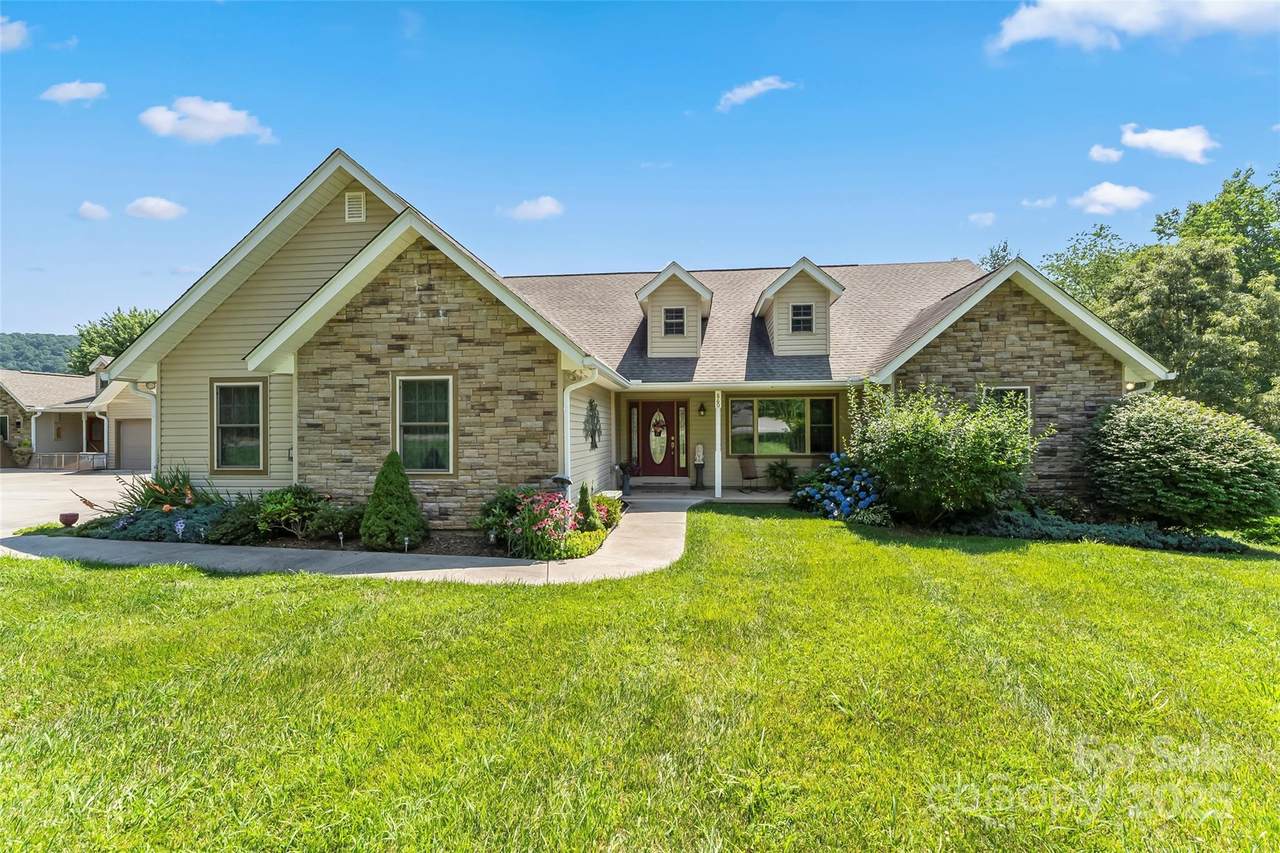 860 Asbury Road - Photo 1
