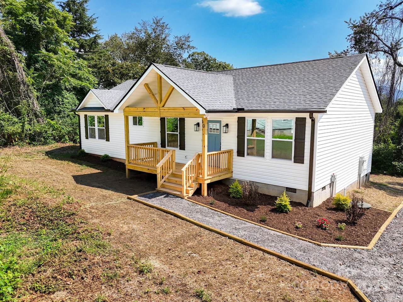 10 White Avenue - Photo 1