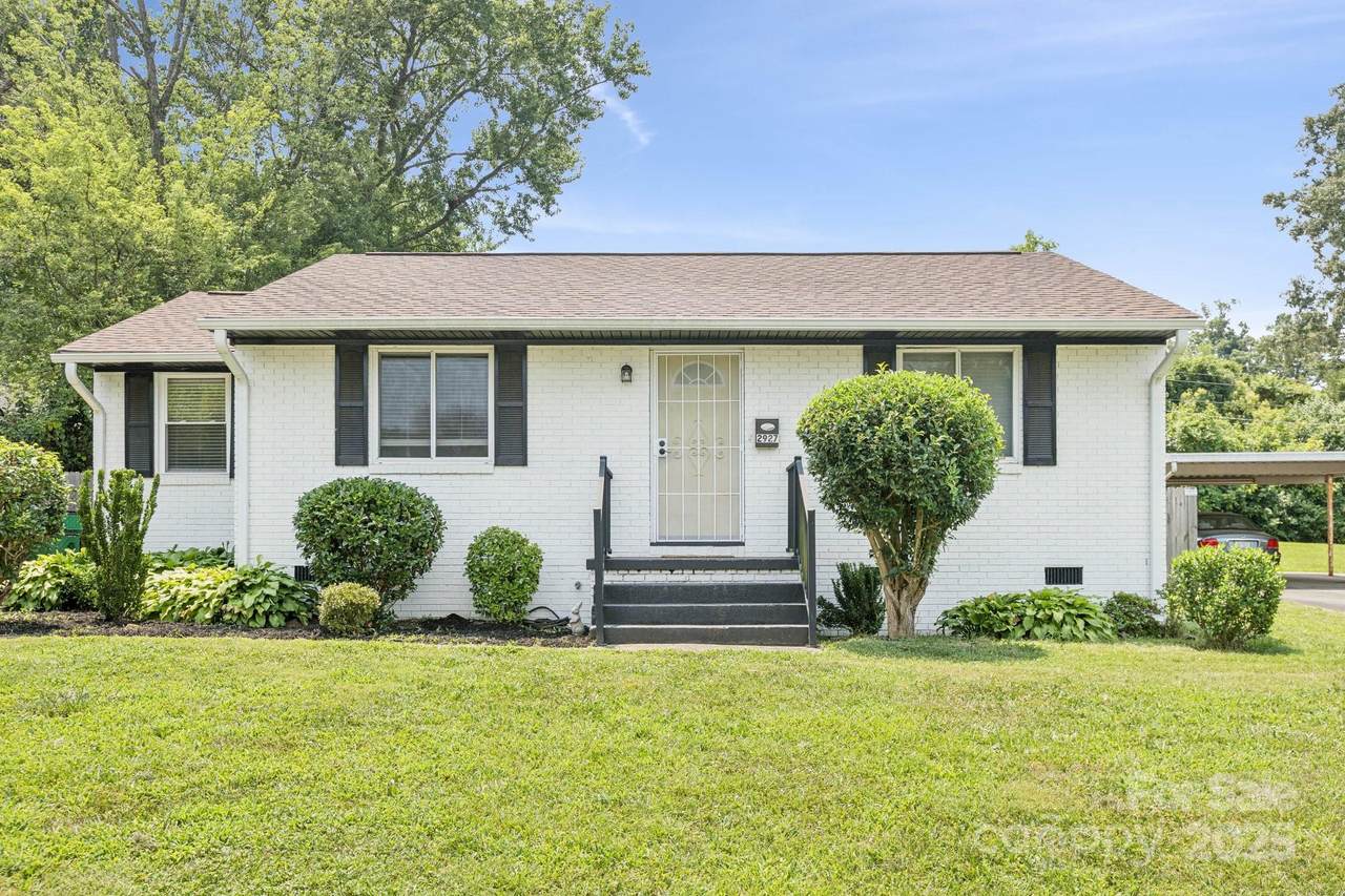 2927 Southwest Boulevard - Photo 1