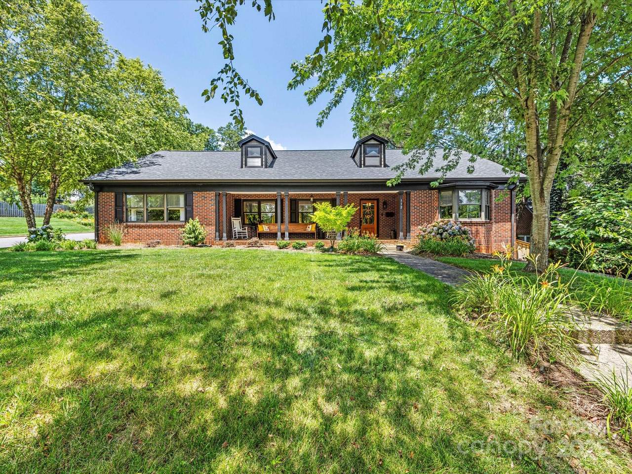 112 8th Avenue - Photo 1