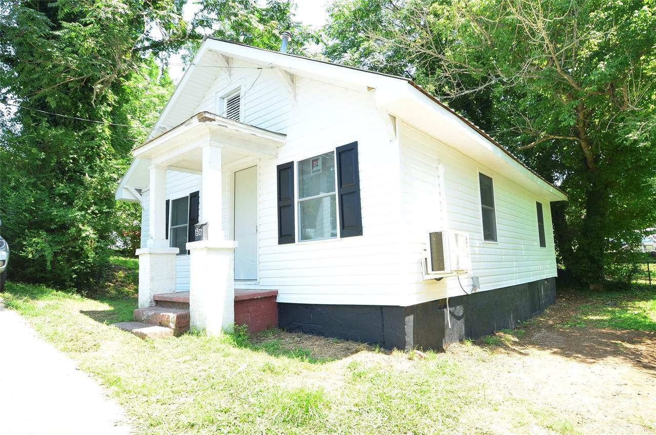 606 Center Street - Photo 1