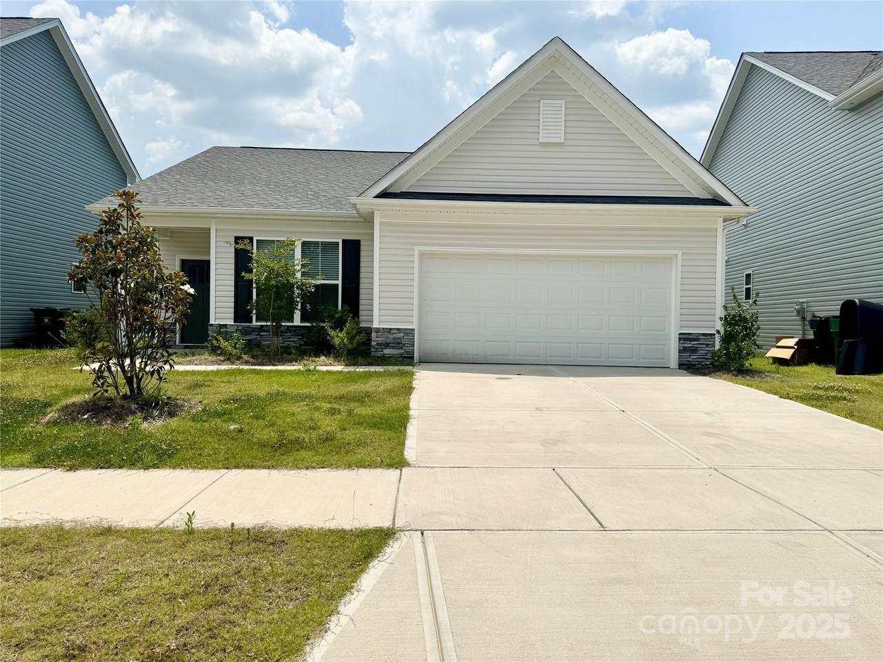 211 Surrey Oak Lane - Photo 1