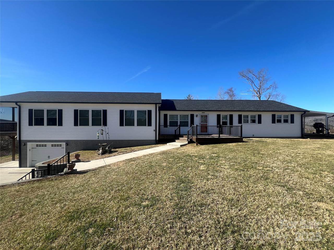 1086 Carters Ridge Road - Photo 1