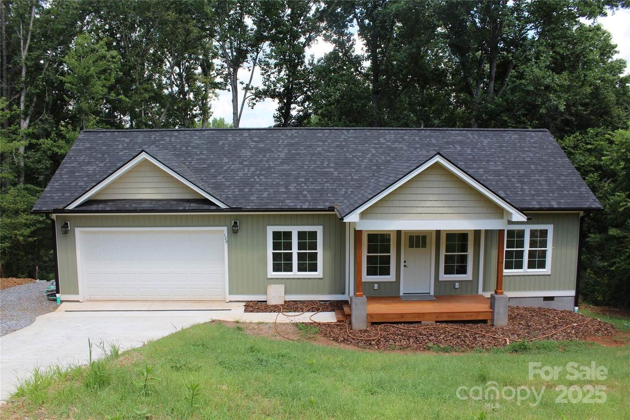 129 Brentwood Road - Photo 1