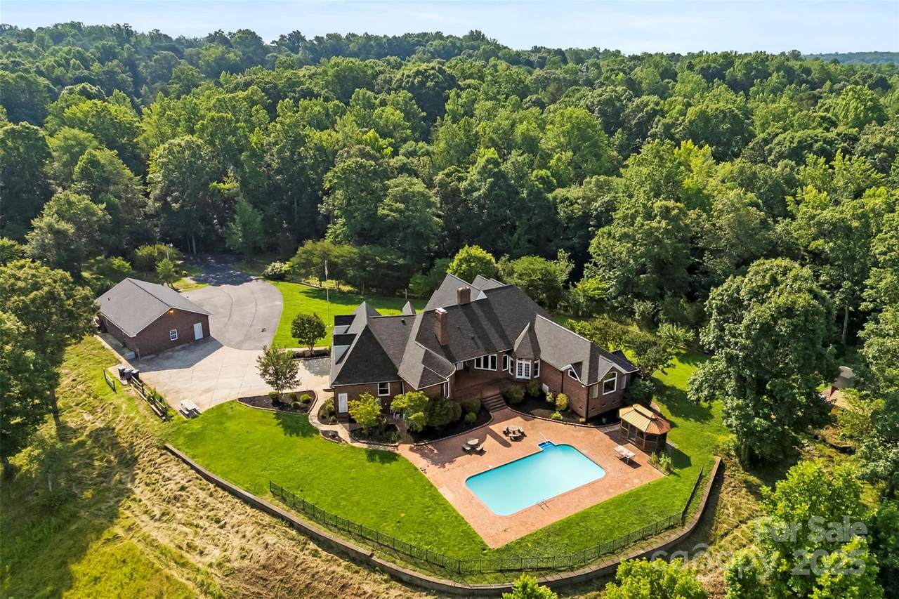 929 Blacksnake Road - Photo 1