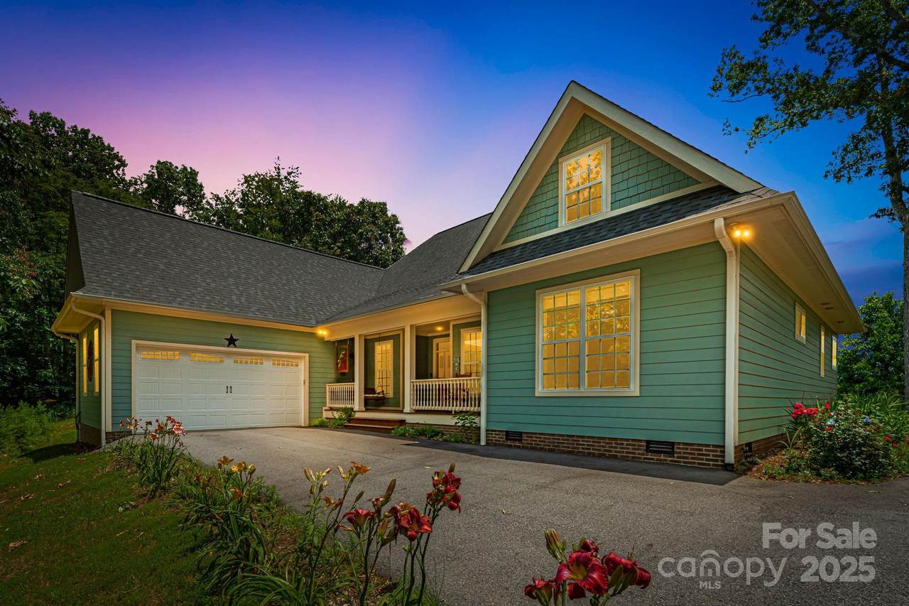 419 Oak Lane - Photo 1