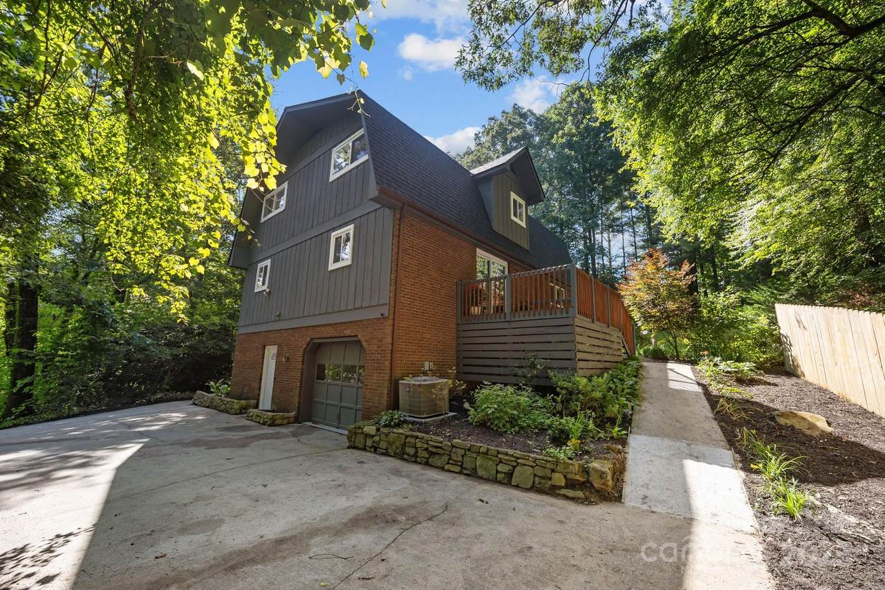 3276 Howard Gap Road - Photo 1