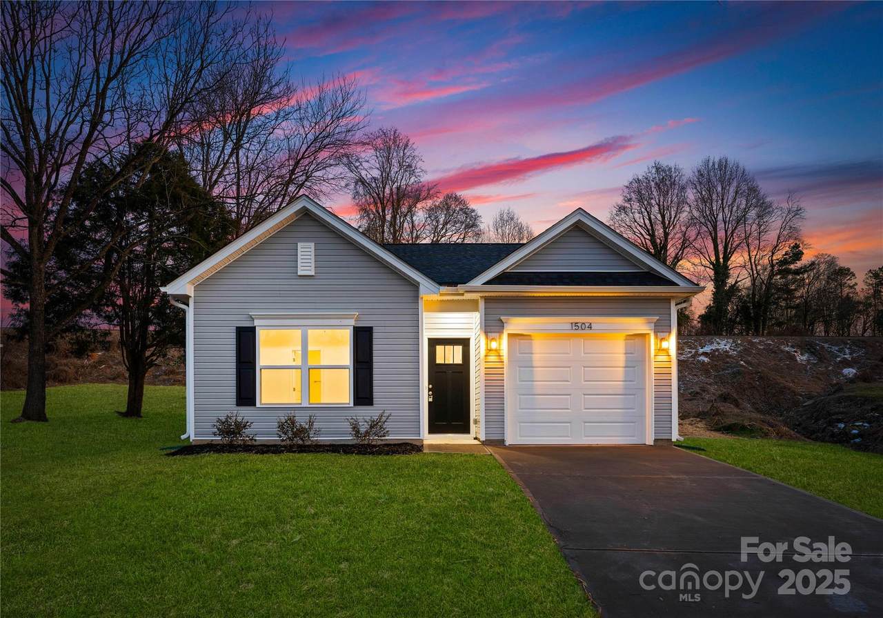 403 Groves Street - Photo 1