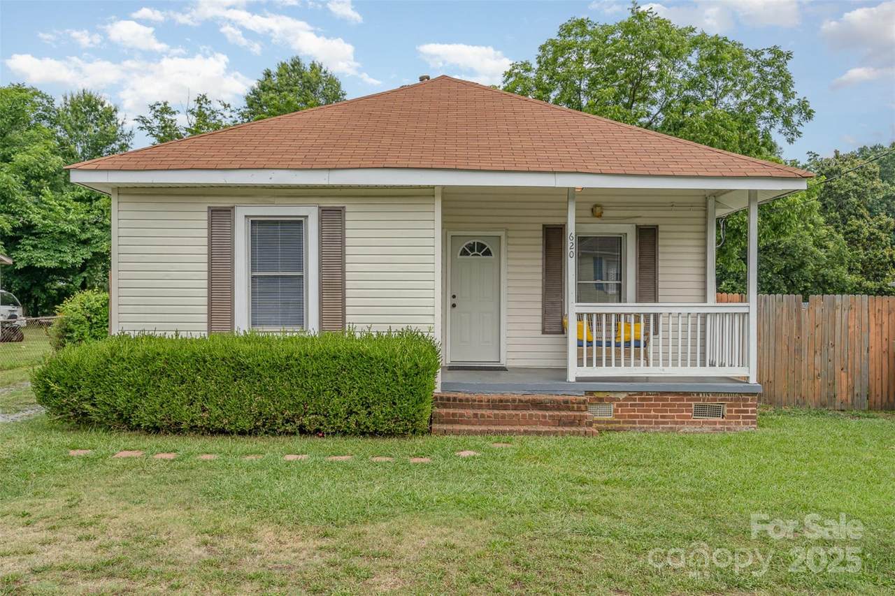 620 Brookwood Drive - Photo 1