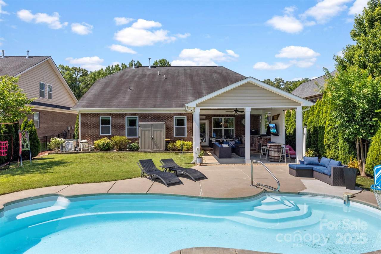 116 Kentmere Lane - Photo 1