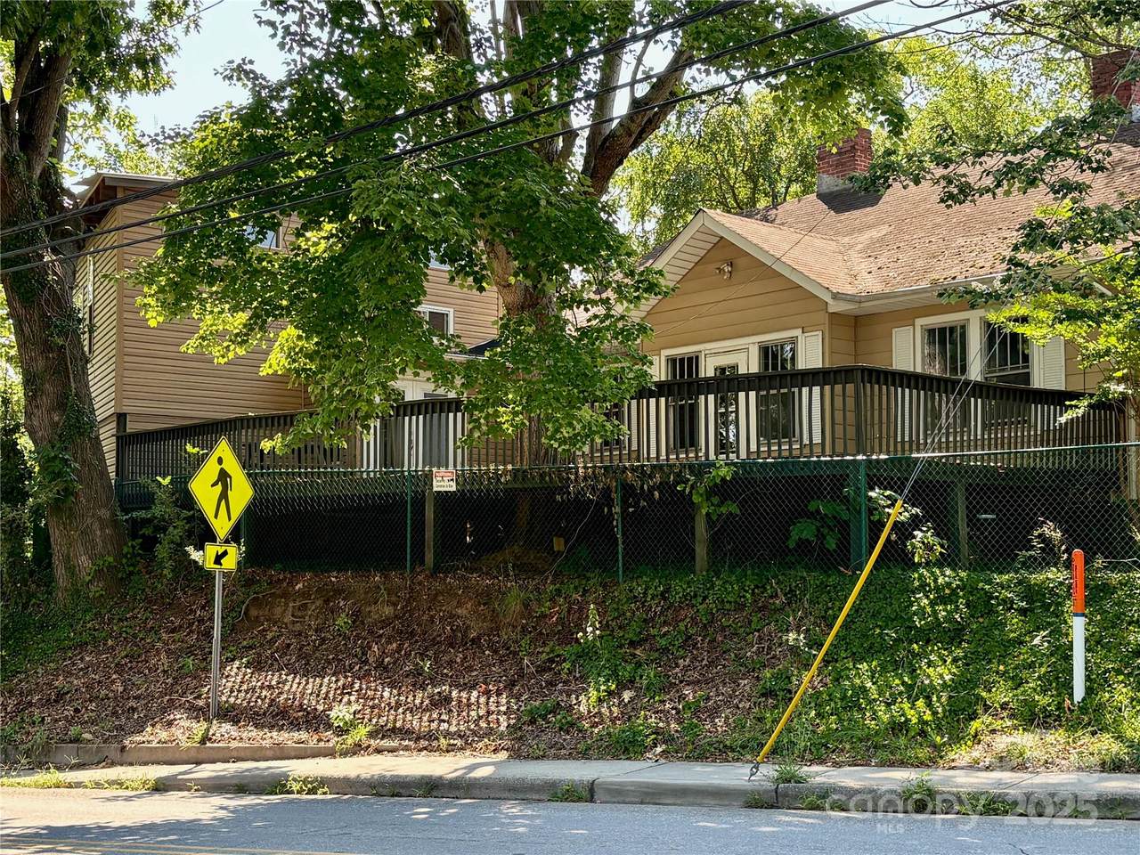 40 Brownwood Avenue - Photo 1