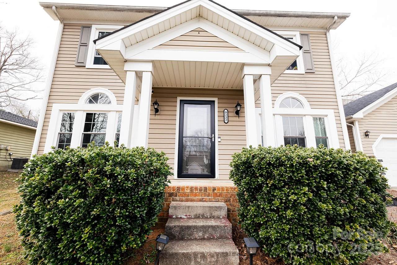 9232 Chislehurst Road - Photo 1
