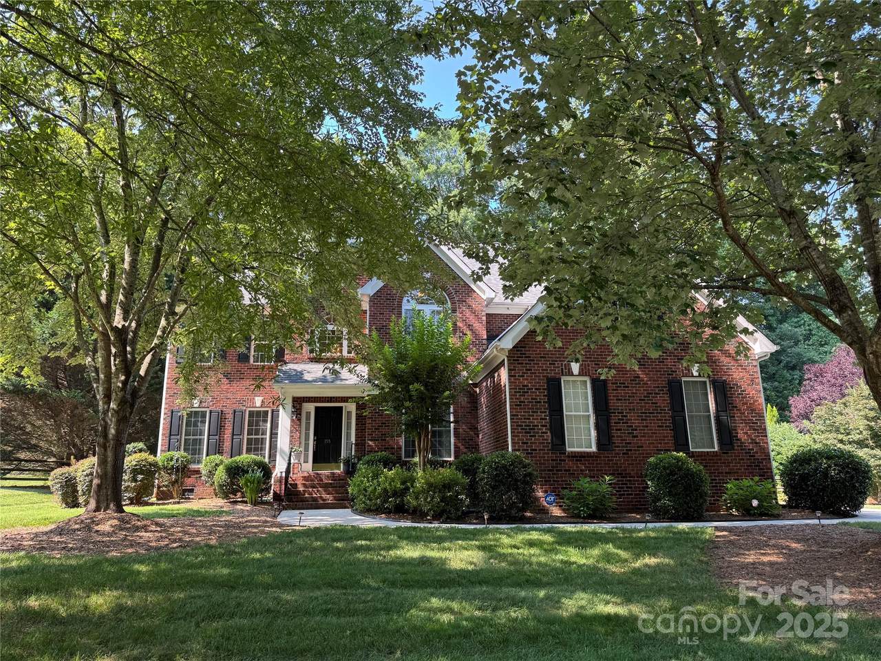 155 Huntfield Way - Photo 1