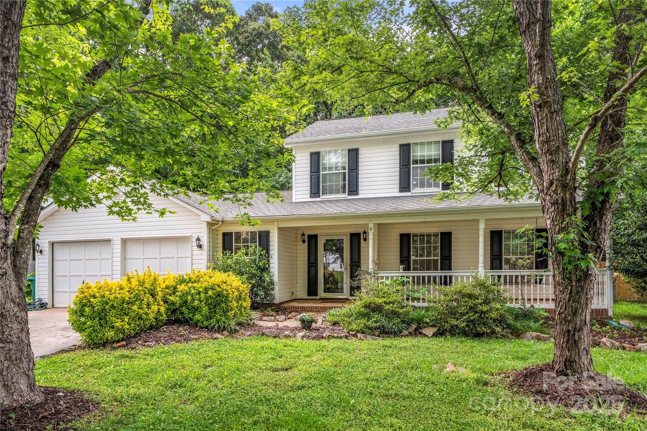 1230 Ridgebury Terrace - Photo 1