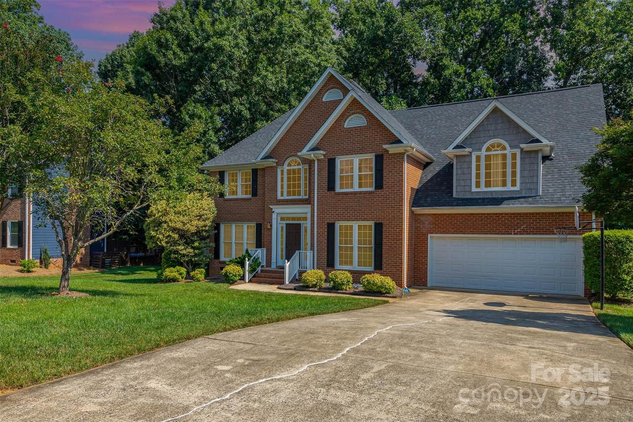 1630 Village Court - Photo 1