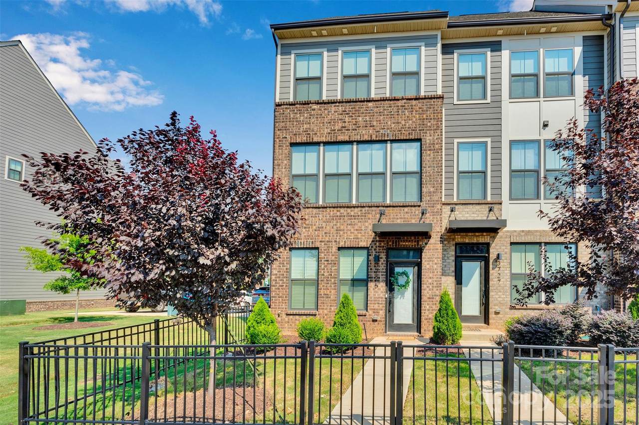 3725 Tryon Street - Photo 1