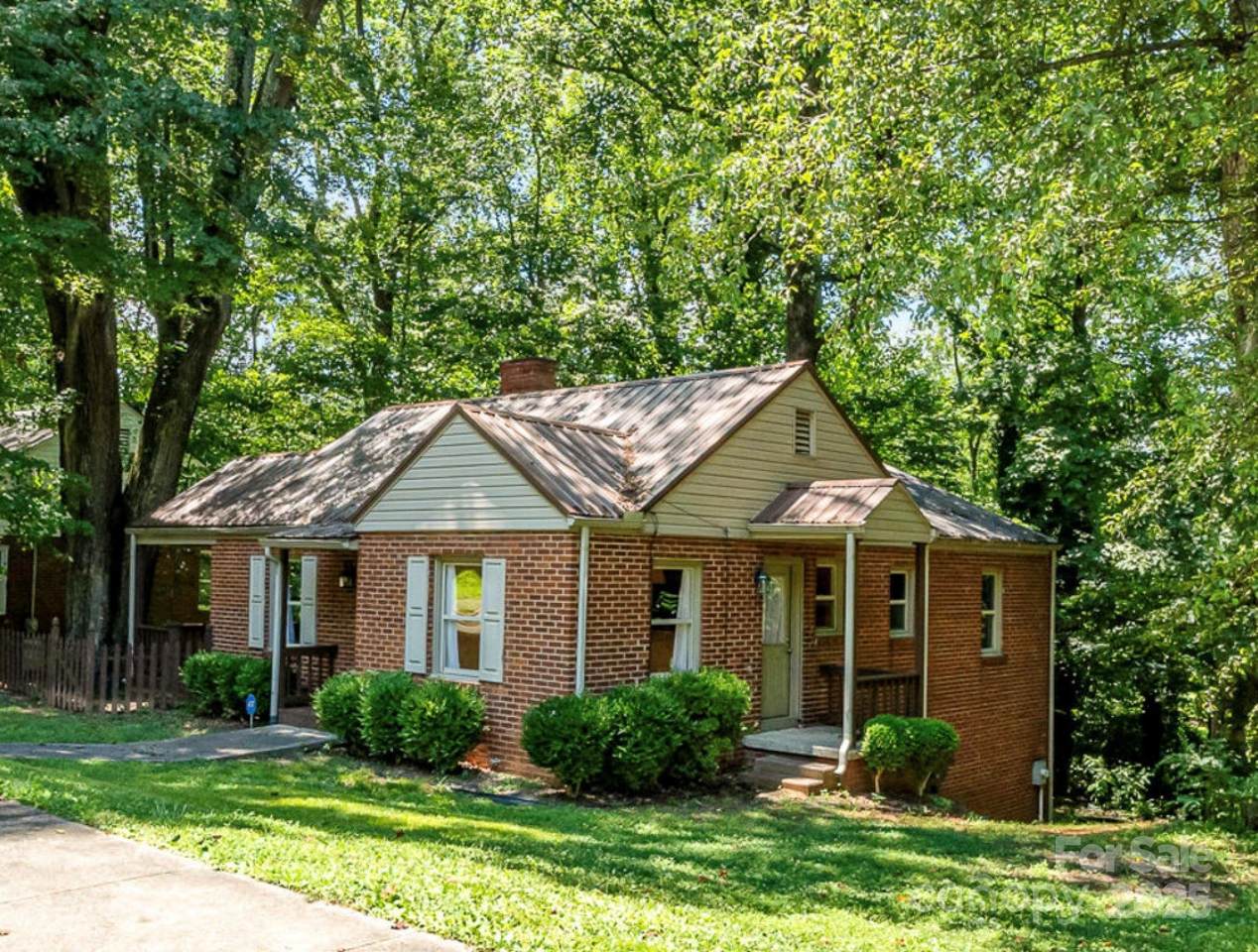 395 Westwood Drive - Photo 1