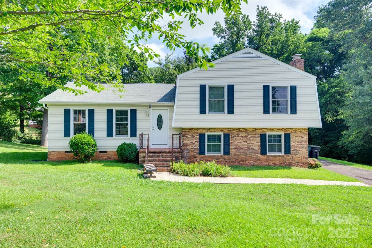 810 Applegate Court - Photo 1