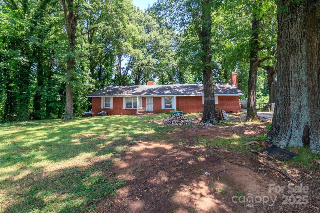 4015 Wilson Lane - Photo 1