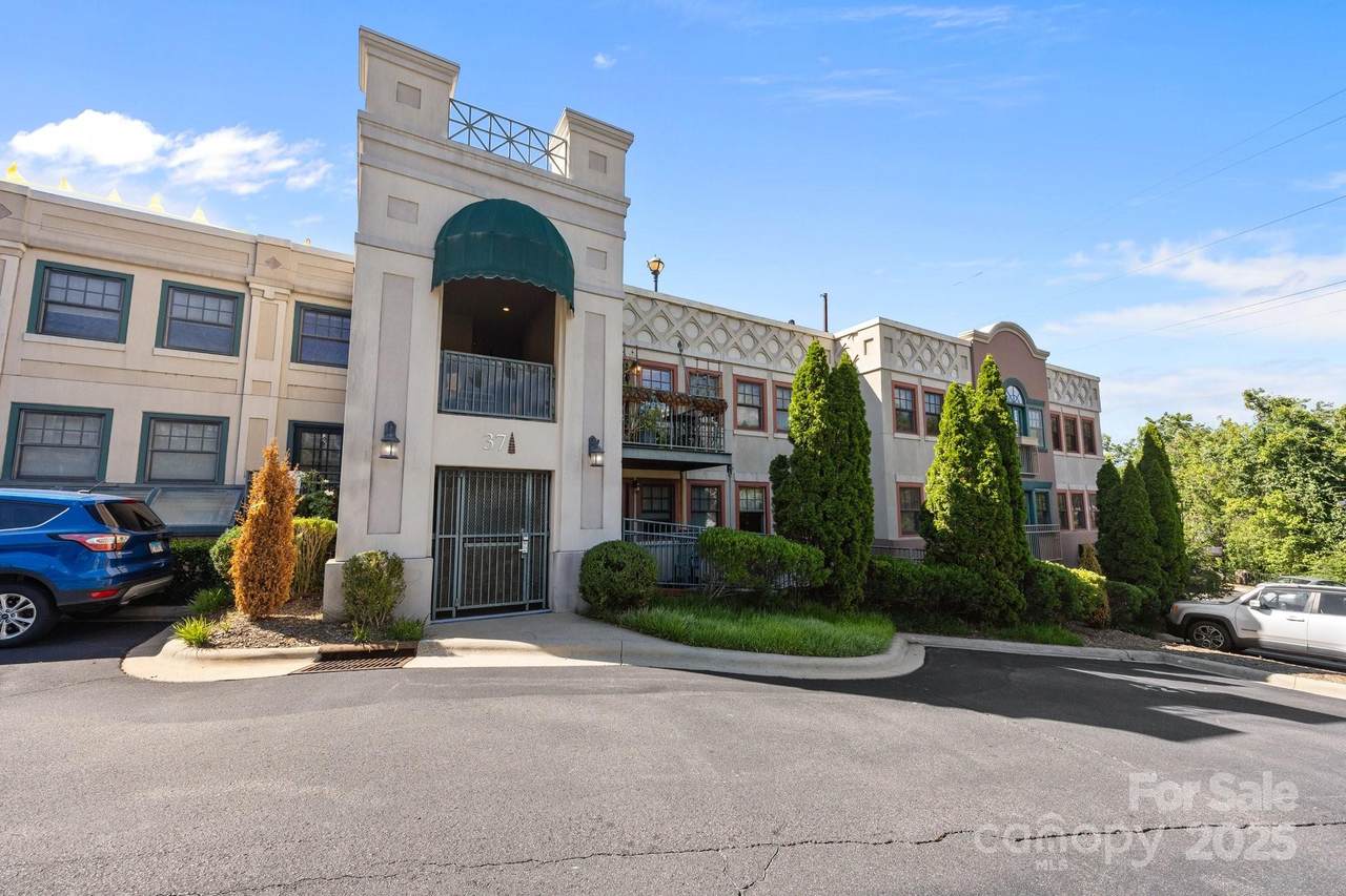 37 Hiawassee Street - Photo 1