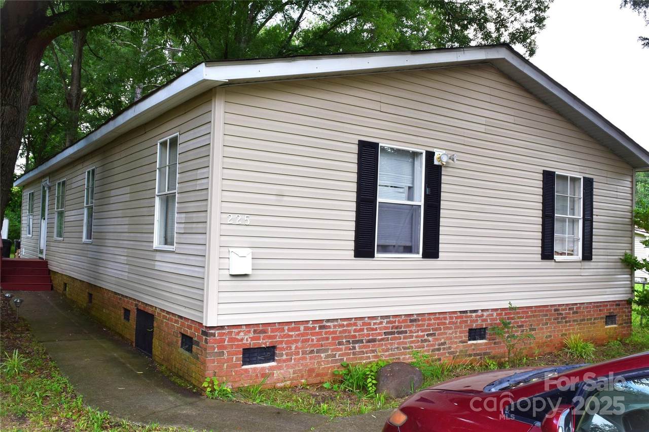 225 Emmett Street - Photo 1