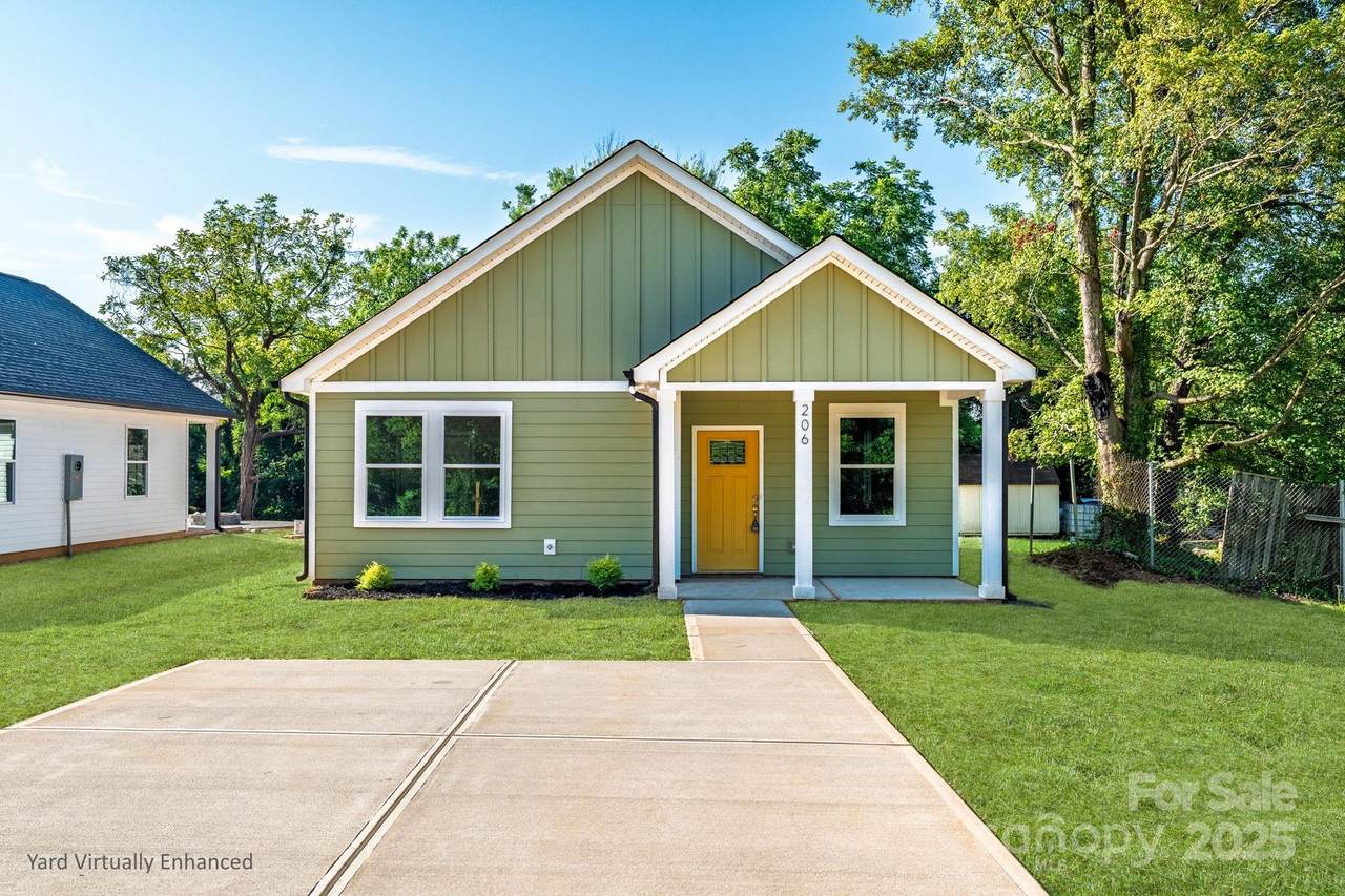 206 Railroad Avenue - Photo 1