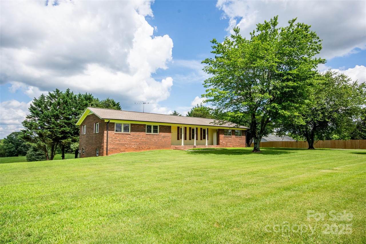 224 Mountain View Road - Photo 1