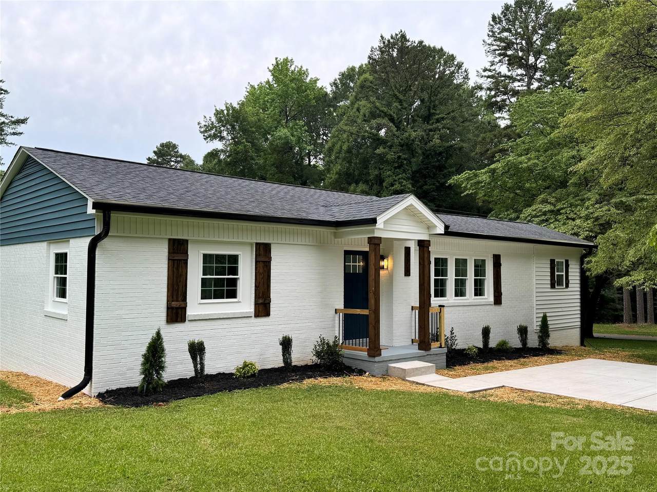 911 Spencer Avenue - Photo 1
