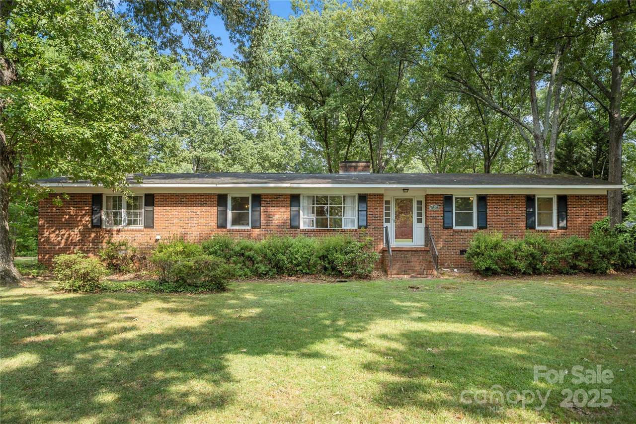 725 Plantation Road - Photo 1