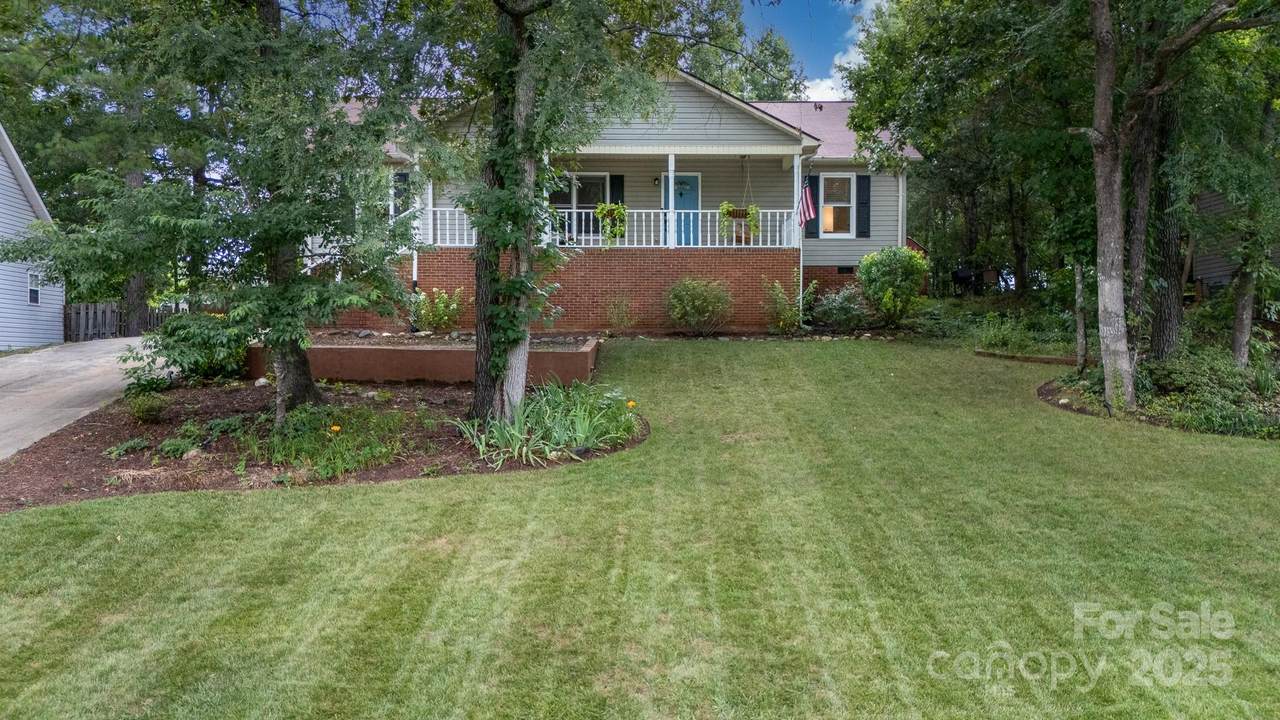 1631 Amanda Lane - Photo 1