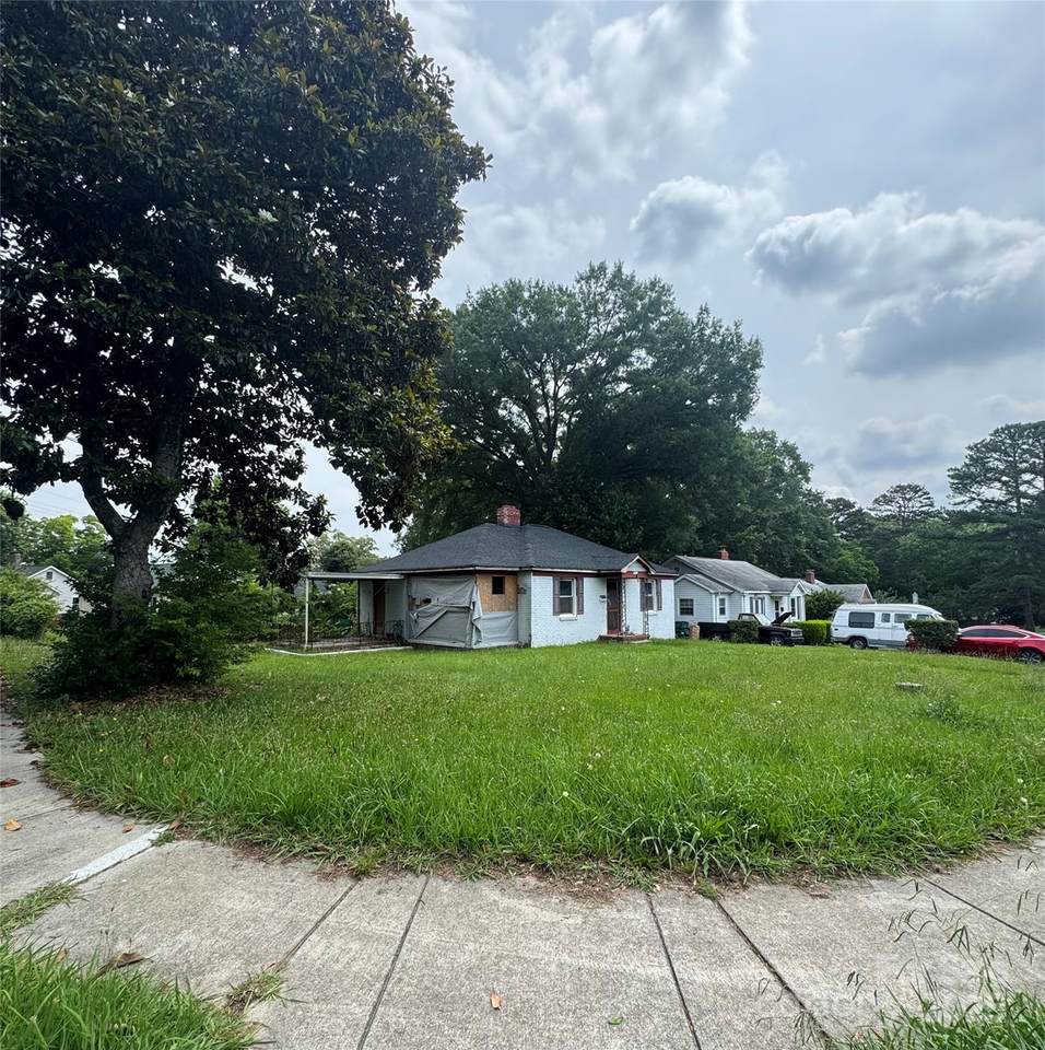 2416 Morton Street - Photo 1