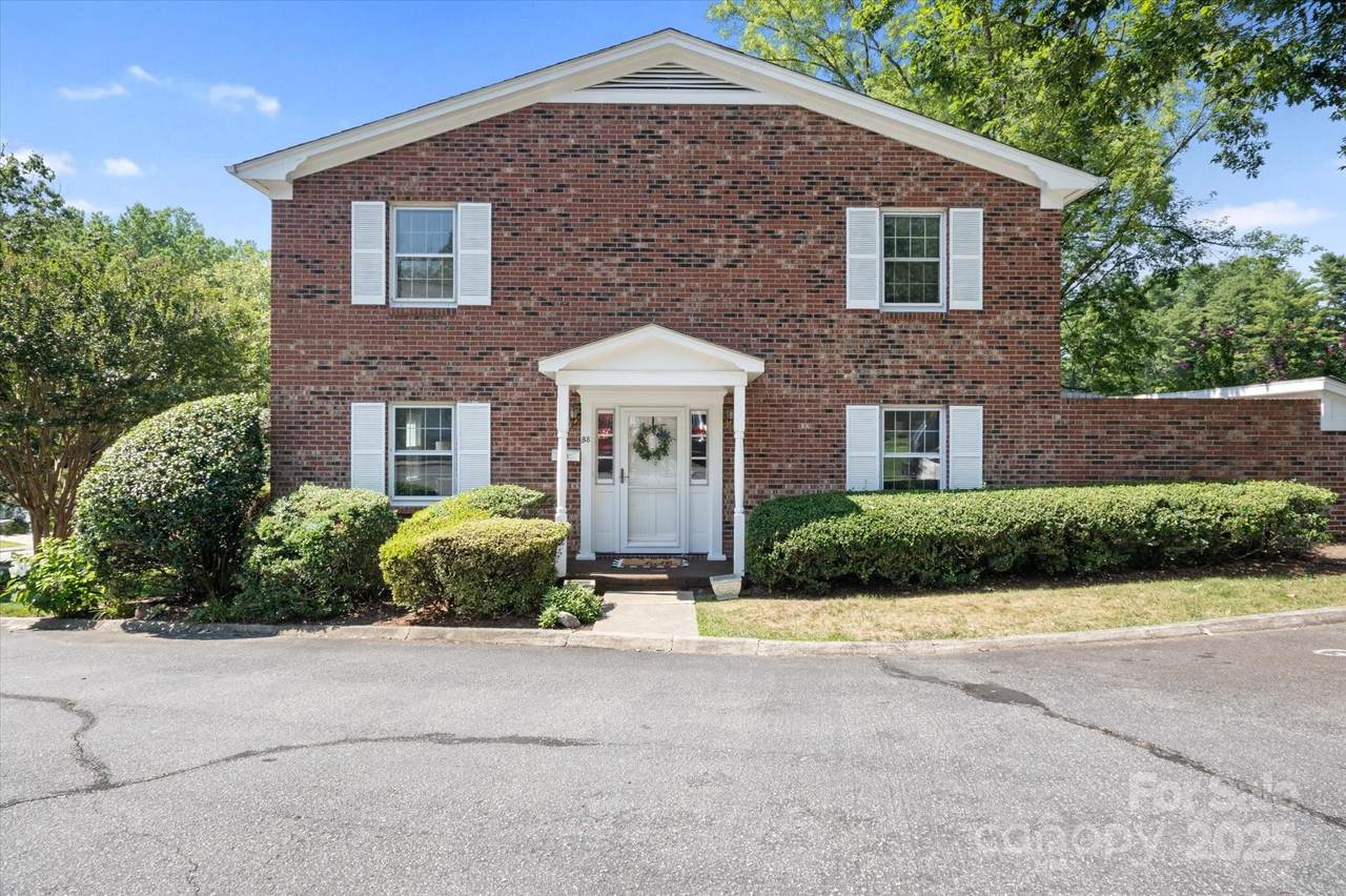 1409 Kensington Road - Photo 1