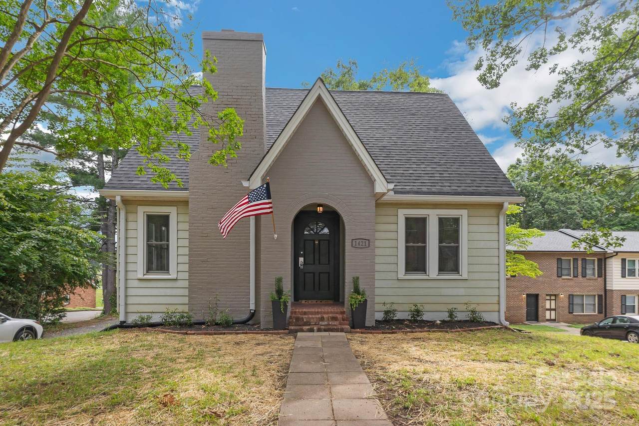 1421 12th Street Drive - Photo 1