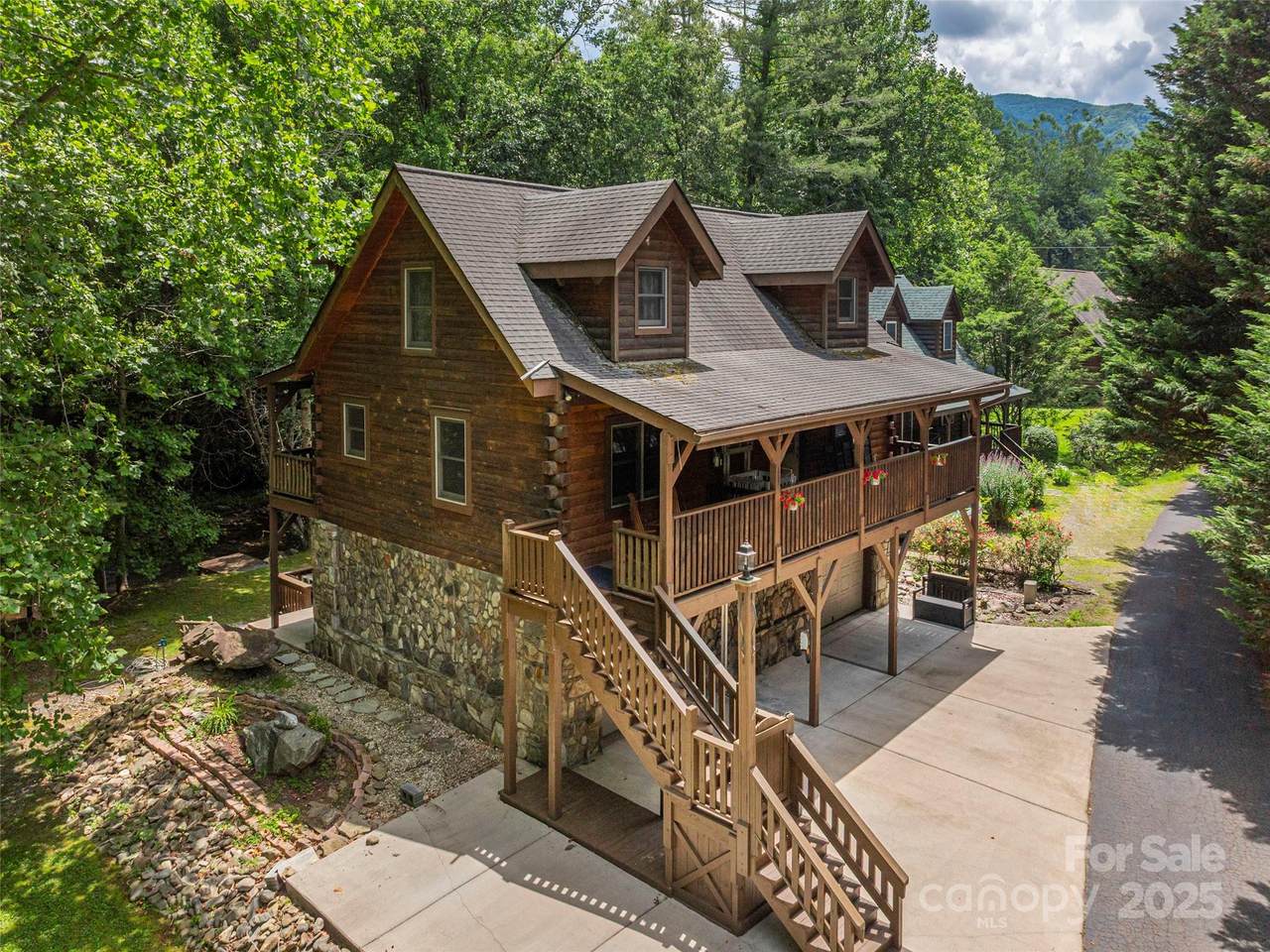 15 Breezy Creek Lane - Photo 1