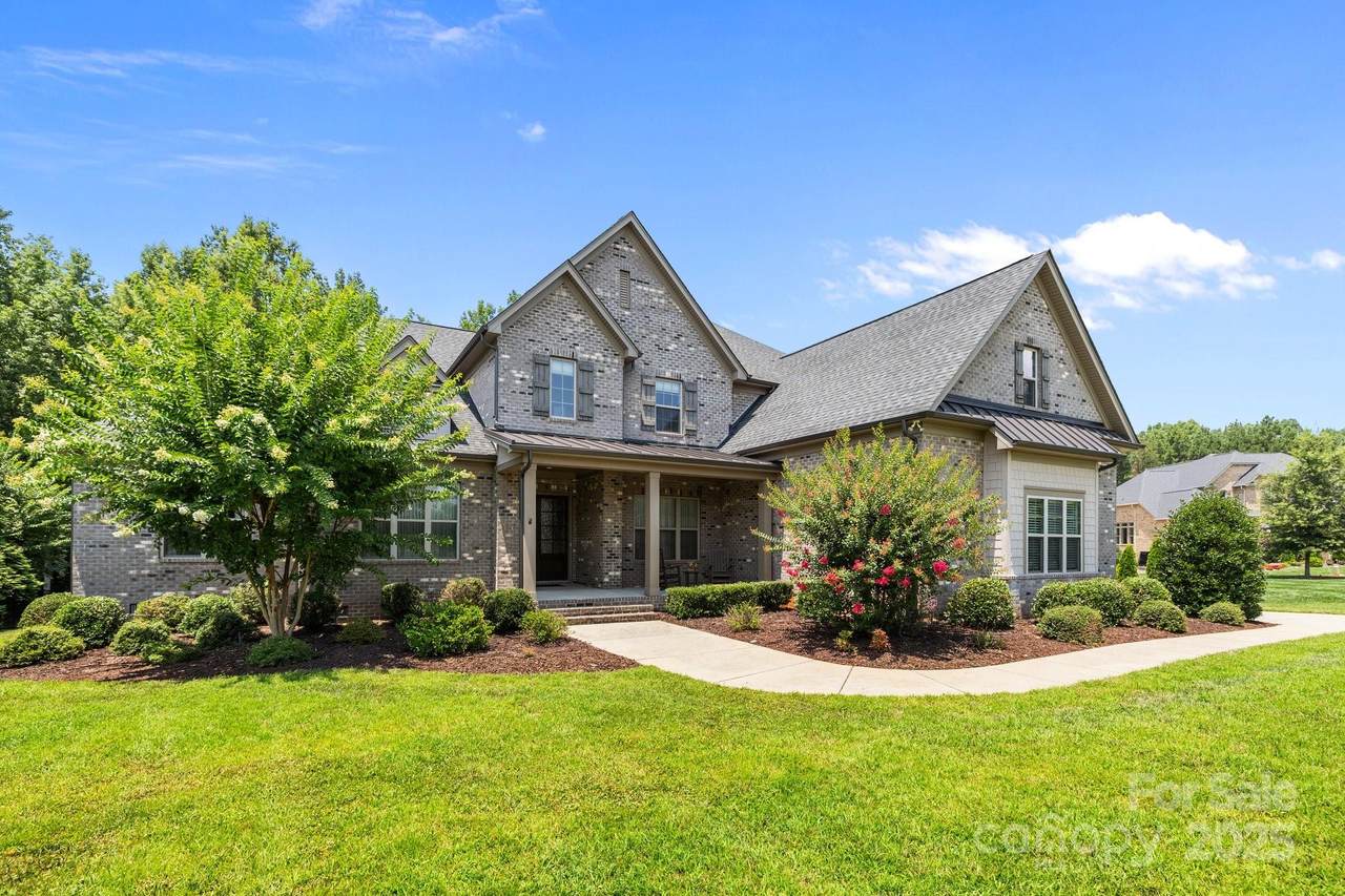 305 Red Winter Court - Photo 1
