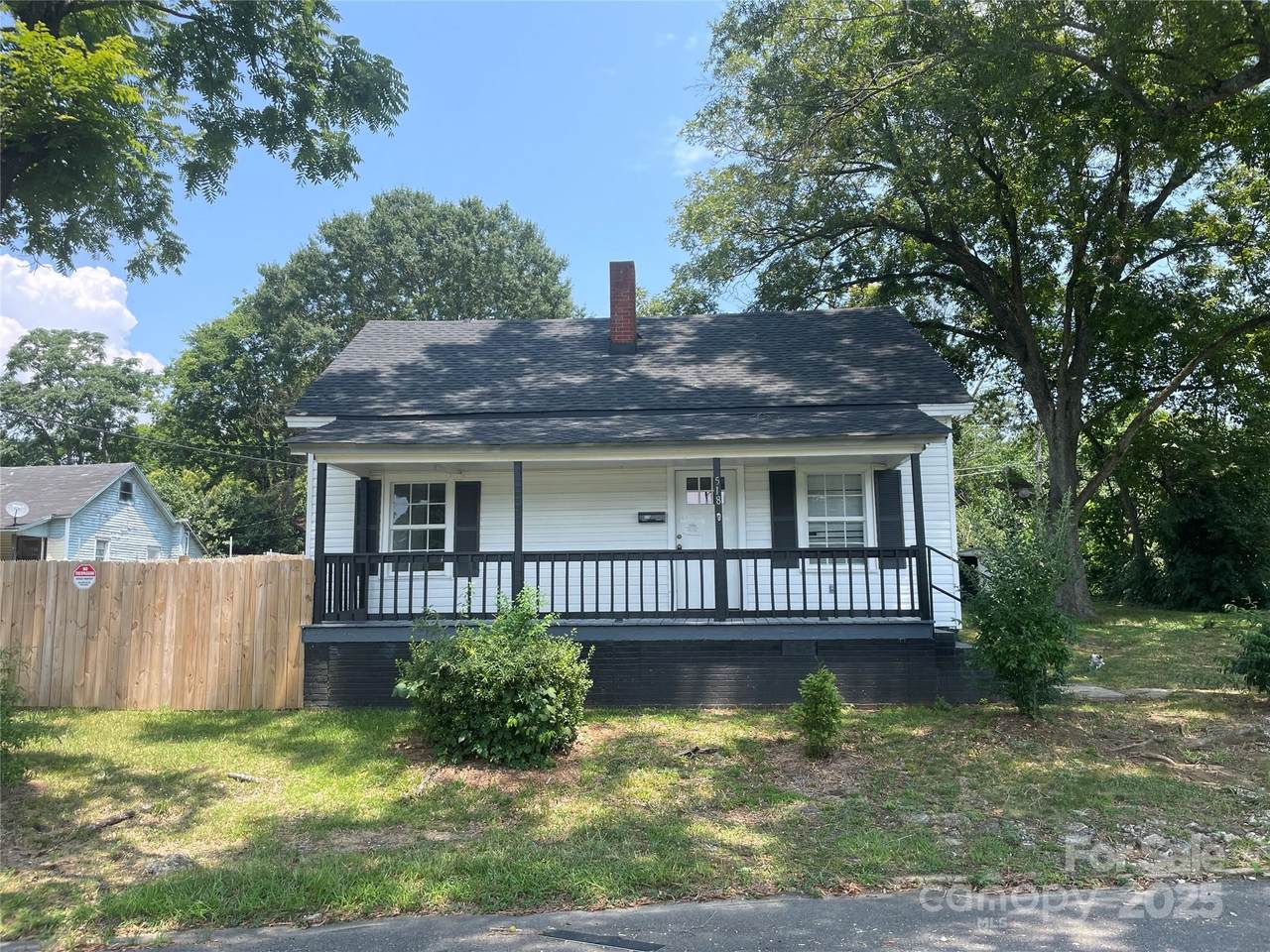 518 White Street - Photo 1