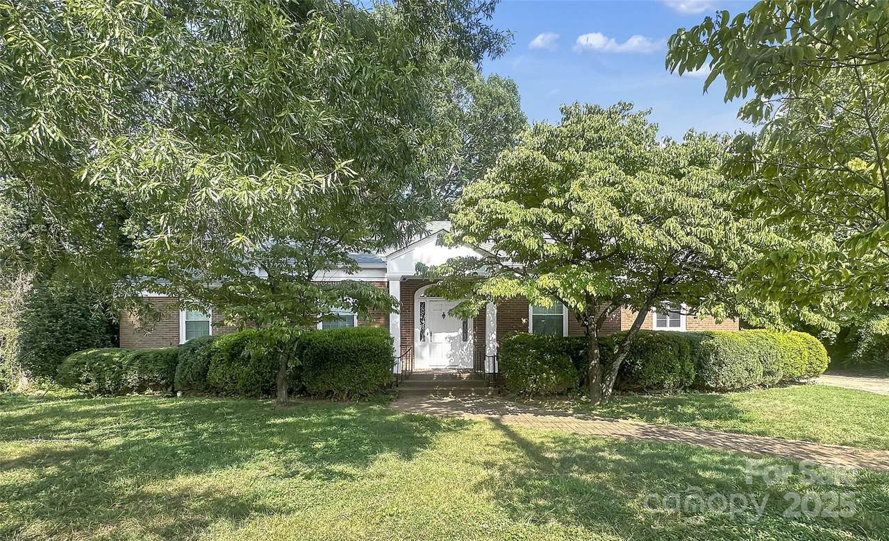 208 Gaston Street - Photo 1