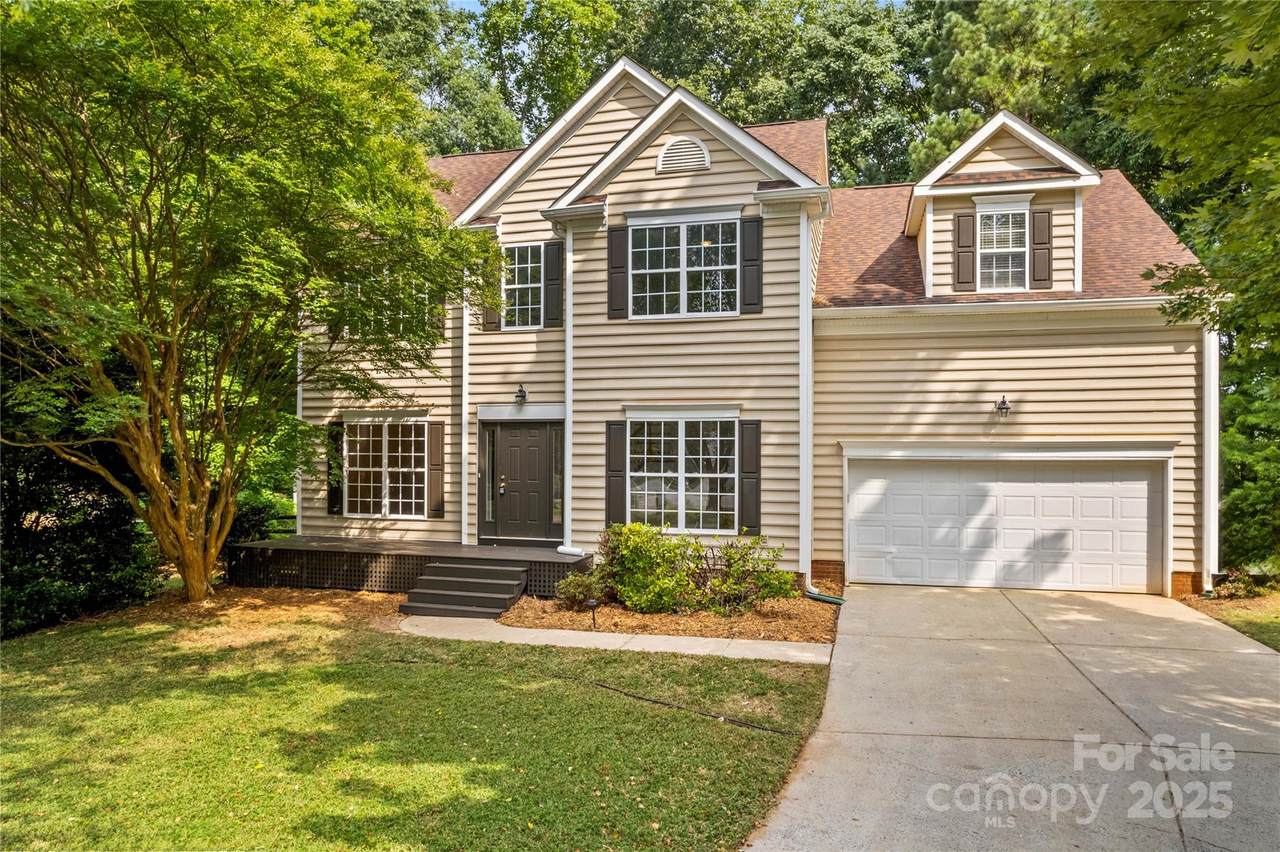 145 Summerbrook Lane - Photo 1