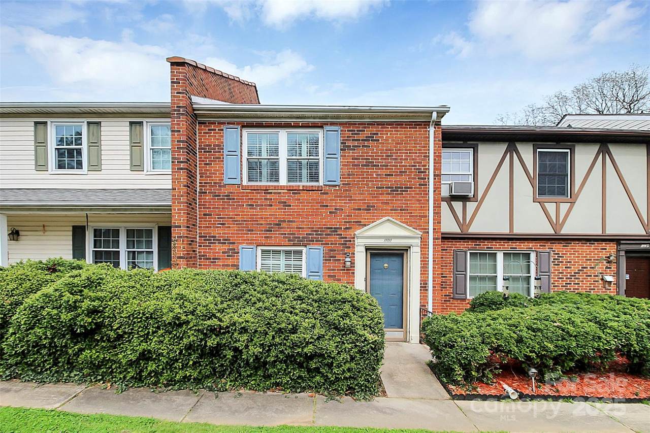 11111 Park Road - Photo 1