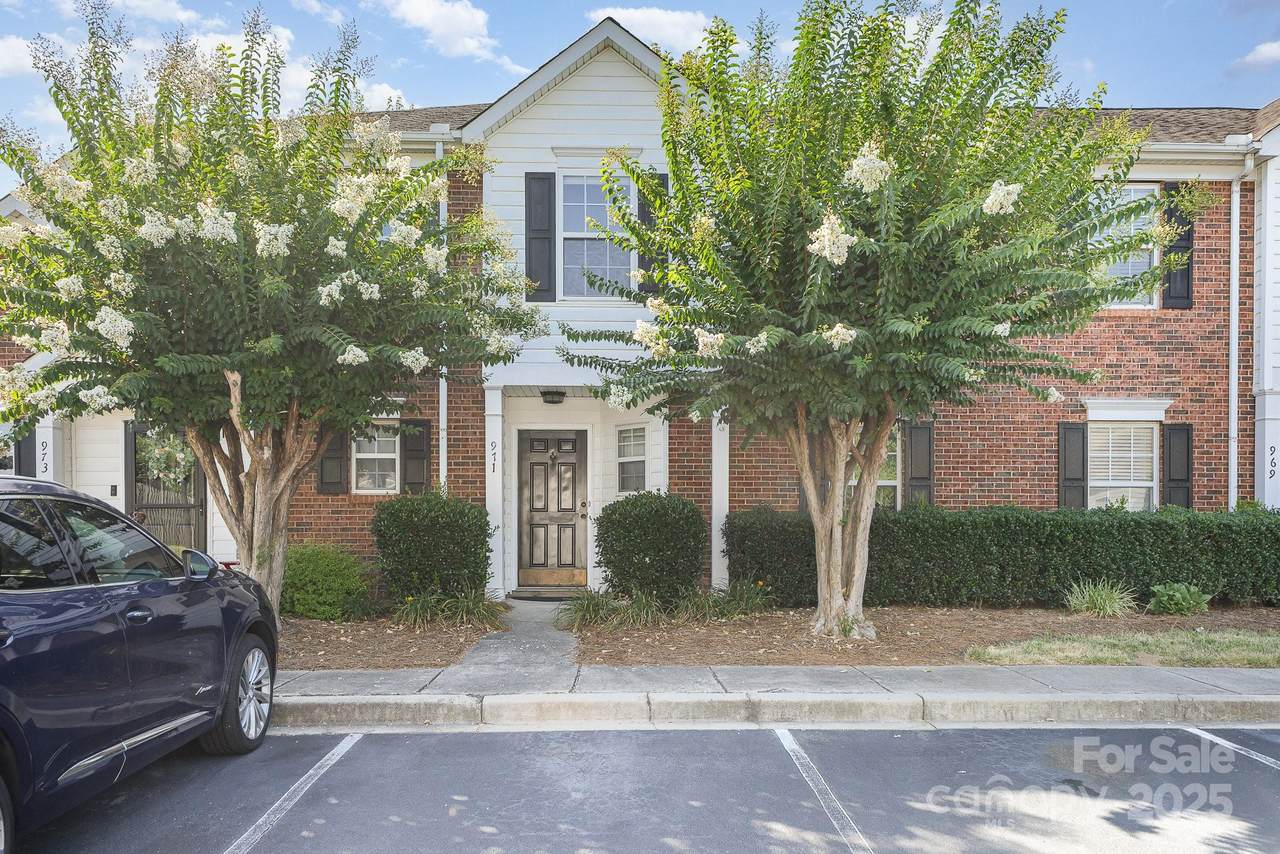 971 Heritage Parkway - Photo 1