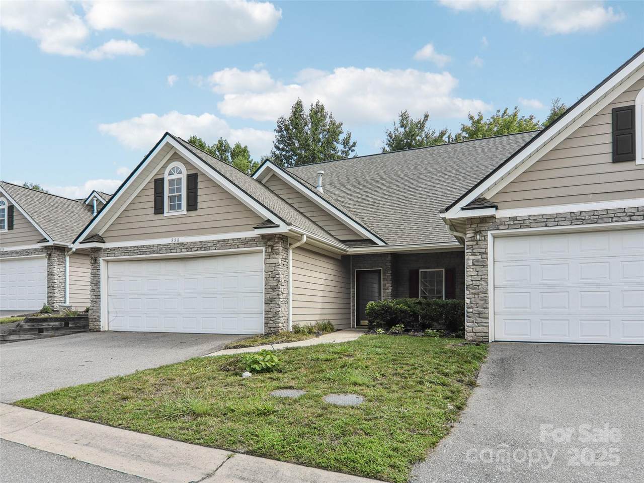 888 West Pointe Drive - Photo 1