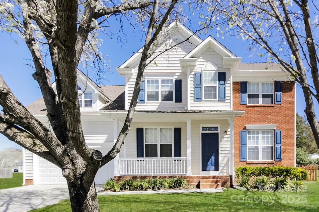 548 Dannyn Grove Court - Photo 1